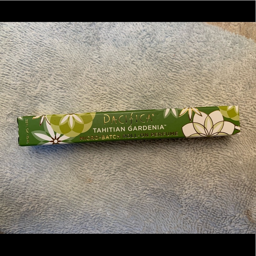 Pacifica Tahitian Gardenia roll-on fragrance
